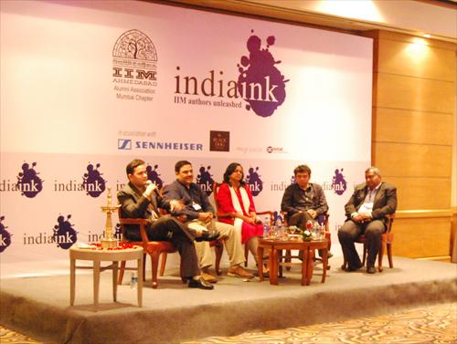 Amish Tripathi, Ravi Subramanian, Rashmi Bansal, Santosh Desai and Gautam Padmanabhan at the event