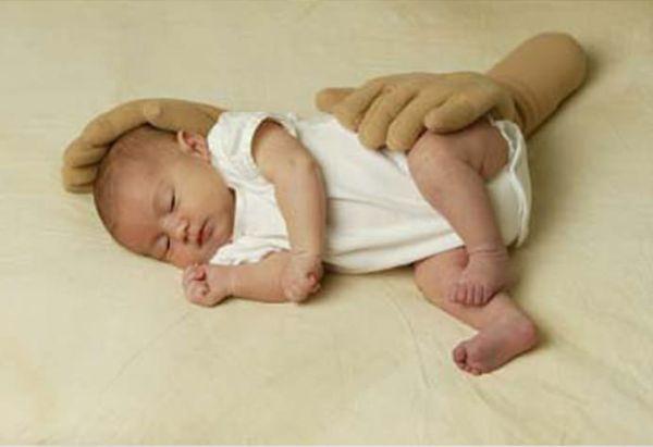 Baby-Cushion-Hands