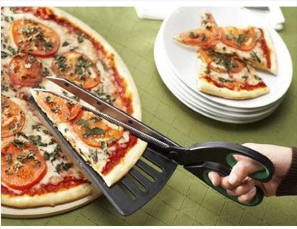 Pizza-Pan-Cutter